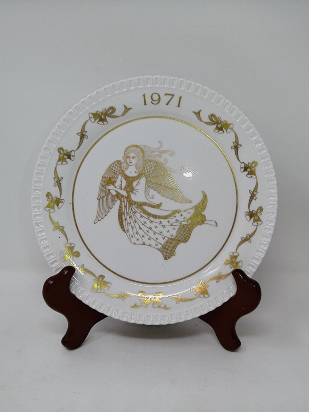 Vintage Spode White and Gold 1971 Angel 12 Days Of Christmas Plate